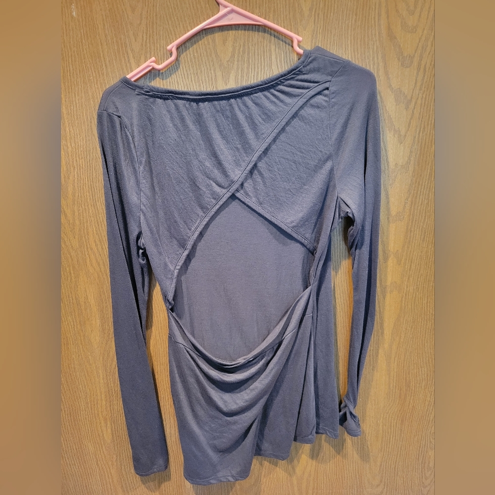 Gymshark top - Picture 2 of 2